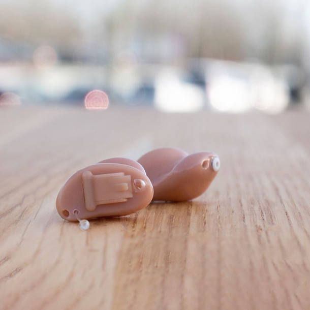 Audifonos Invisibles en Madrid -  Centro Auditivo Audiovec