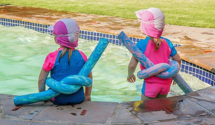 Niños en piscina