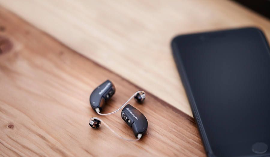 Cuidar los audífonos para que duren más